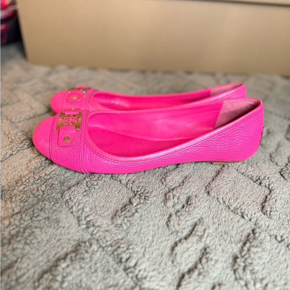 Tory Burch Pink Flats with Gold Accent - Picture 3 of 6